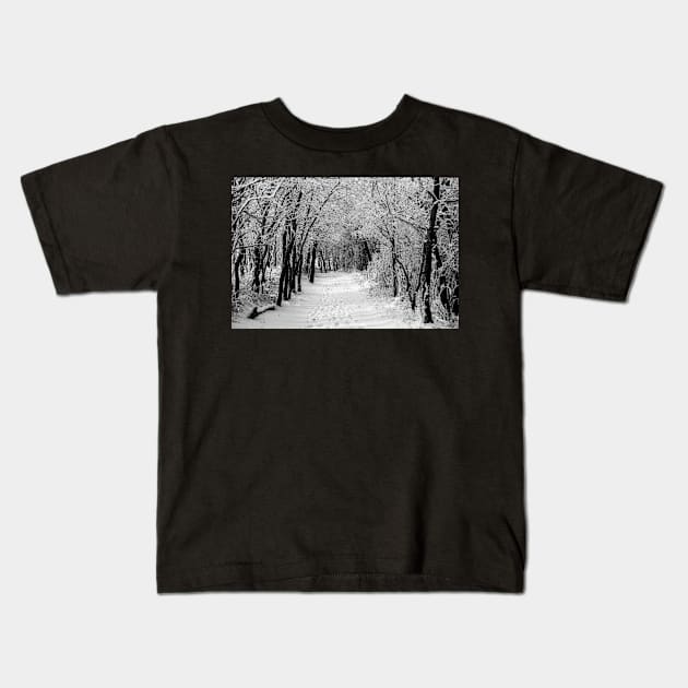 Black and White winter scene. Kids T-Shirt by CanadianWild418